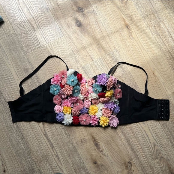 Floral Embellished Black Crop Top - Picture 6 of 9